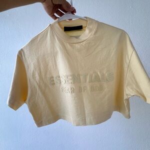 ORIGINAL Fear of God ESSENTIALS Crop top  Tee in Pale Yellow